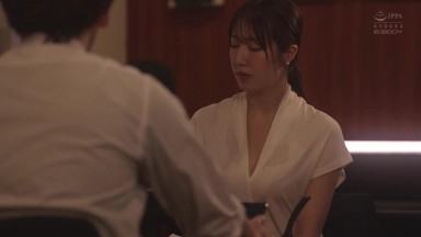 EBWH-145: A Hot Summer Business Trip Leads to Unexpected Intimacy with My Beautiful Boss, Rei Nikaido, When We End Up Sharing a Room! The Heat is Intense, and Her Sweaty, Busty Figure is Hard to Ignore.