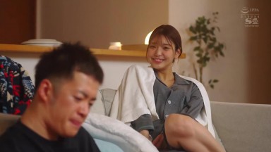 SONE-398: Hana Kuraki's innocent younger sister, who is incredibly attractive to me, misses the last train and ends up staying over