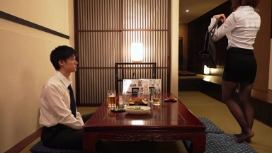 MIMK-175 [Exclusive Acquisition] Getting My Drunk Junior to Open Up! Alice Nanase Goes from Aloof to Affectionate