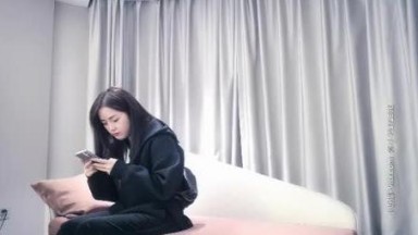 Xiao Bao Finds a Girl: Chinese Subtitled Video of a Curvy Girl in a Black Coat Making Out and Kissing on a Sofa, Followed by Oral Sex, Cowgirl Position, and Intense Fucking. Amateur/Self-shot.