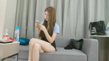 Mr. Shen and a sweet, slender, and obedient girl from Guangxi. Intense, non-stop action from Old Jin, a climax-filled battle. First Time, Selfie.