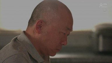 JUQ-982: Meguri Fujiura - Even if the son has premature ejaculation, the father steps in to help her get pregnant