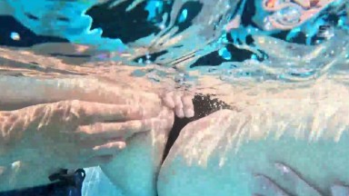 SONE-532 [Forced Relocation] A mature J-cup teacher, Ren Gojo, is transferred to a remote island and forced to wear scandalous swimwear, resulting in complete exposure.