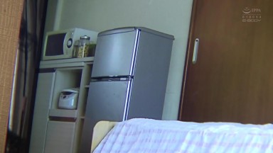 EBWH-186 [Self-Pickup] We, the invincible ones, become obsessed with the busty college student next door, Hibiki Amemiya